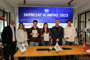 KOK nënshkroi kontratat me 32 bursistë “Shpresa Olimpike 2023”