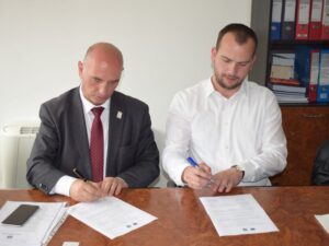 KOK nënshkroi memorandum bashkëpunimi me Komunën e Kamenicës për tre bursistët olimpikë