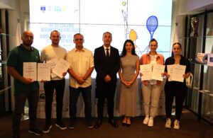 Certifikohen shtatë trajnerë të tenisit