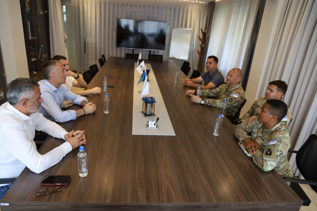 Përfaqësuesit e KFOR-it amerikan vizituan KOK-un