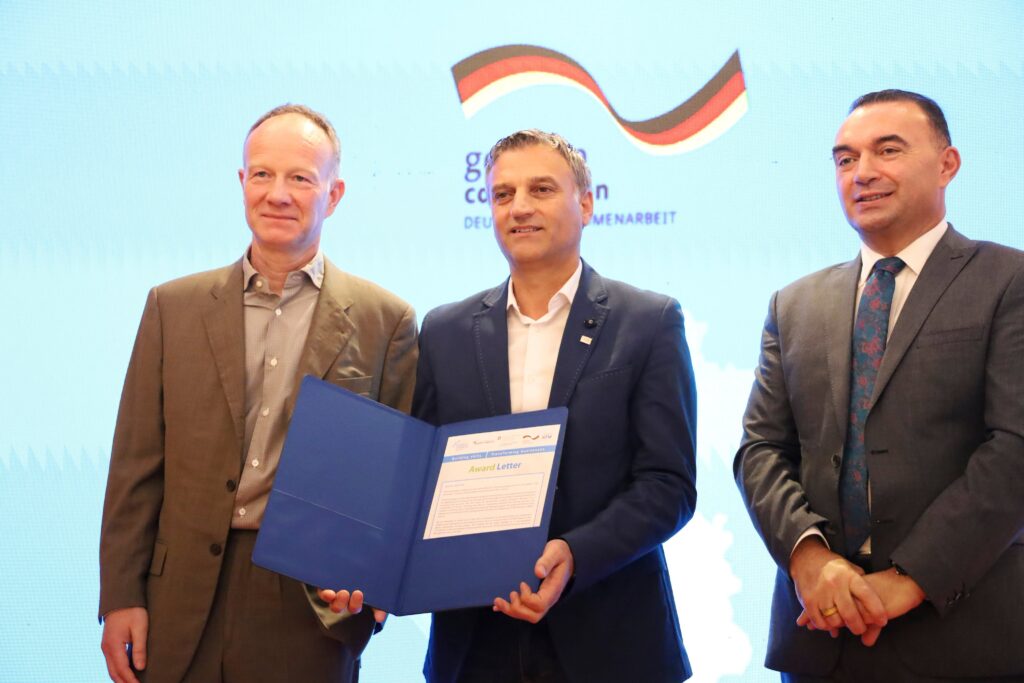 KOK pranon çmimin nga RCF për projektin 497 mijë euro për laboratorin e performancës sportive